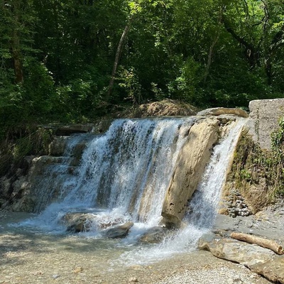 Магринский водопад летом